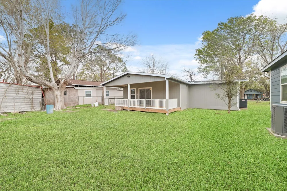 1416 E Avenue B Bay City, TX 77414