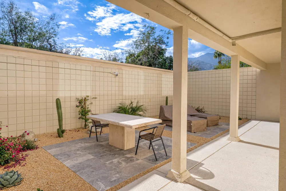 449 Desert Lakes Drive Palm Springs, CA 92264