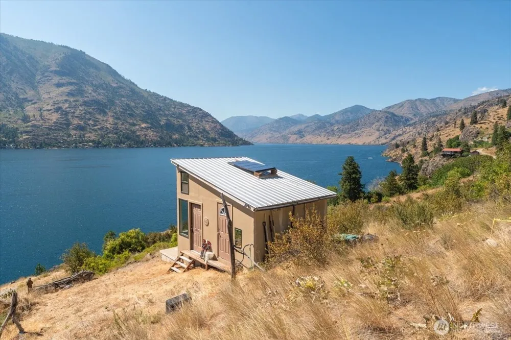 2570 Emerson Acres Road Manson, WA 98831