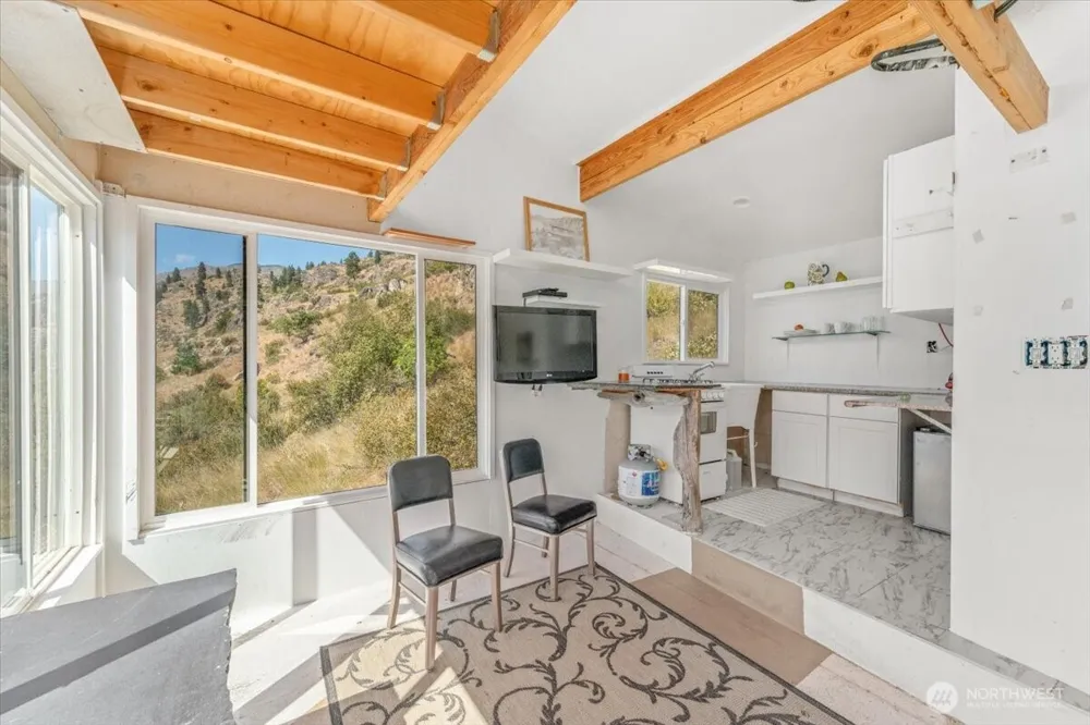 2570 Emerson Acres Road Manson, WA 98831