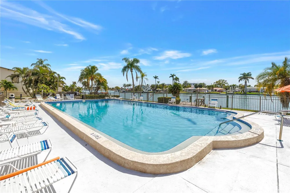 509 PLAZA SEVILLE COURT #19 Treasure Island, FL 33706