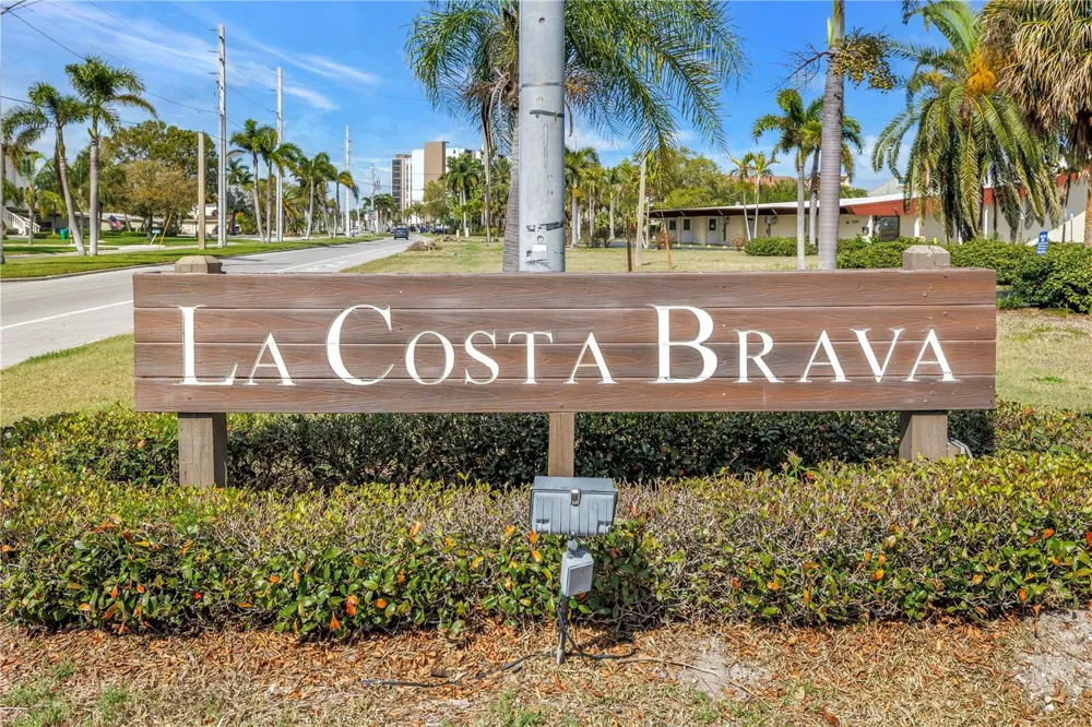 509 PLAZA SEVILLE COURT #19 Treasure Island, FL 33706