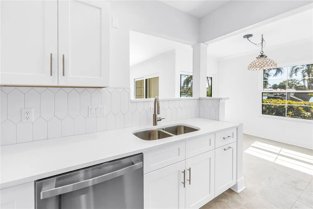 509 PLAZA SEVILLE COURT #19 Treasure Island, FL 33706