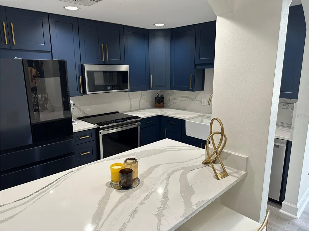 808 3RD AVENUE W #701 Bradenton, FL 34205