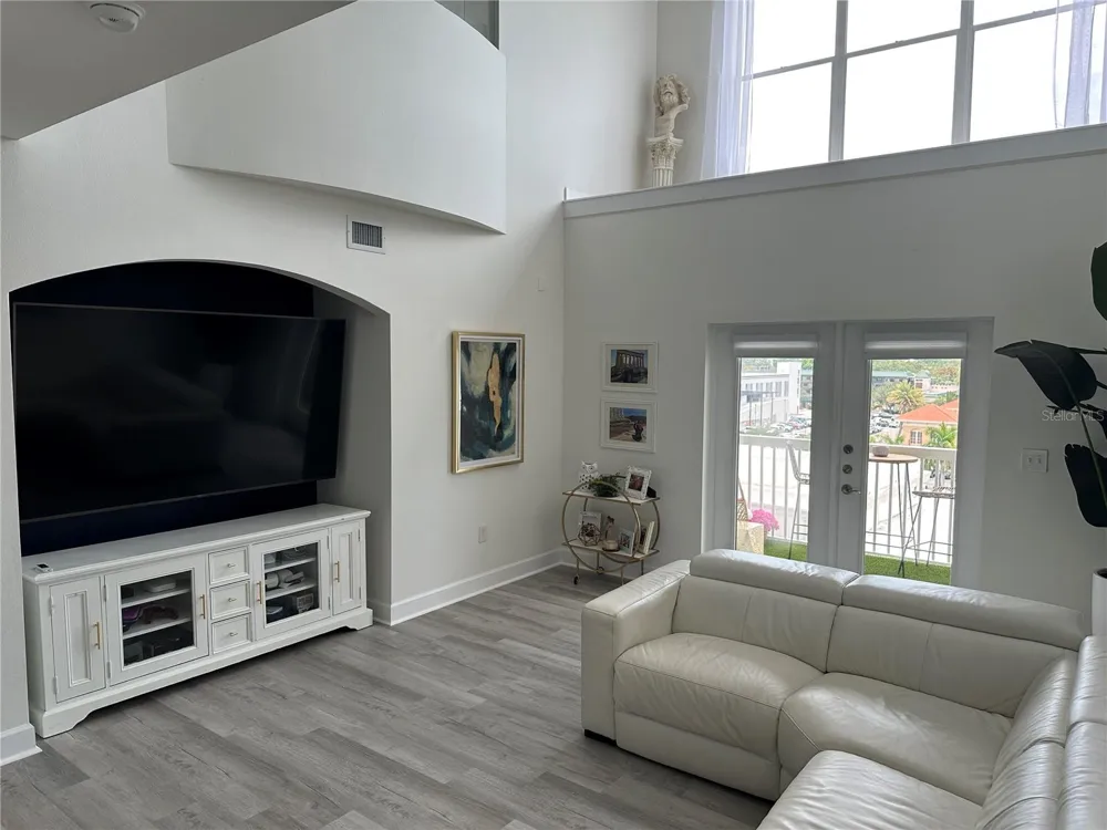 808 3RD AVENUE W #701 Bradenton, FL 34205