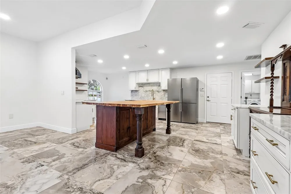 7026 PINEHAVEN DRIVE Lakeland, FL 33810