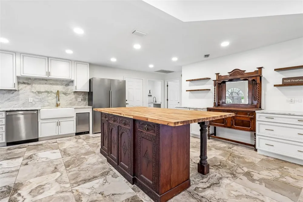 7026 PINEHAVEN DRIVE Lakeland, FL 33810