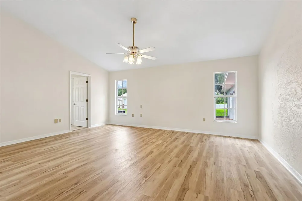 7026 PINEHAVEN DRIVE Lakeland, FL 33810