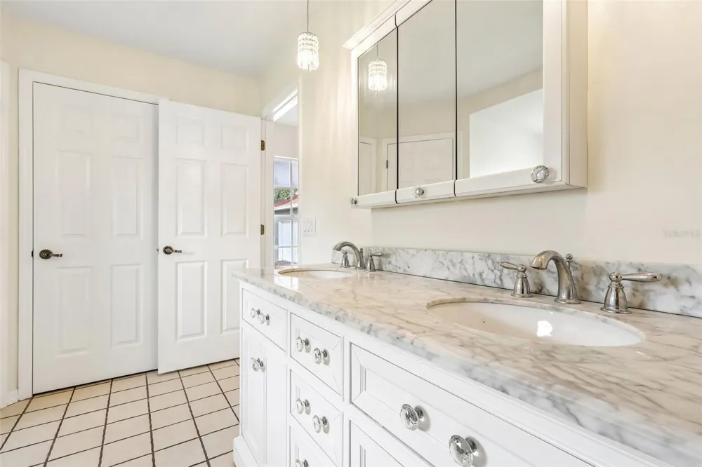 7026 PINEHAVEN DRIVE Lakeland, FL 33810
