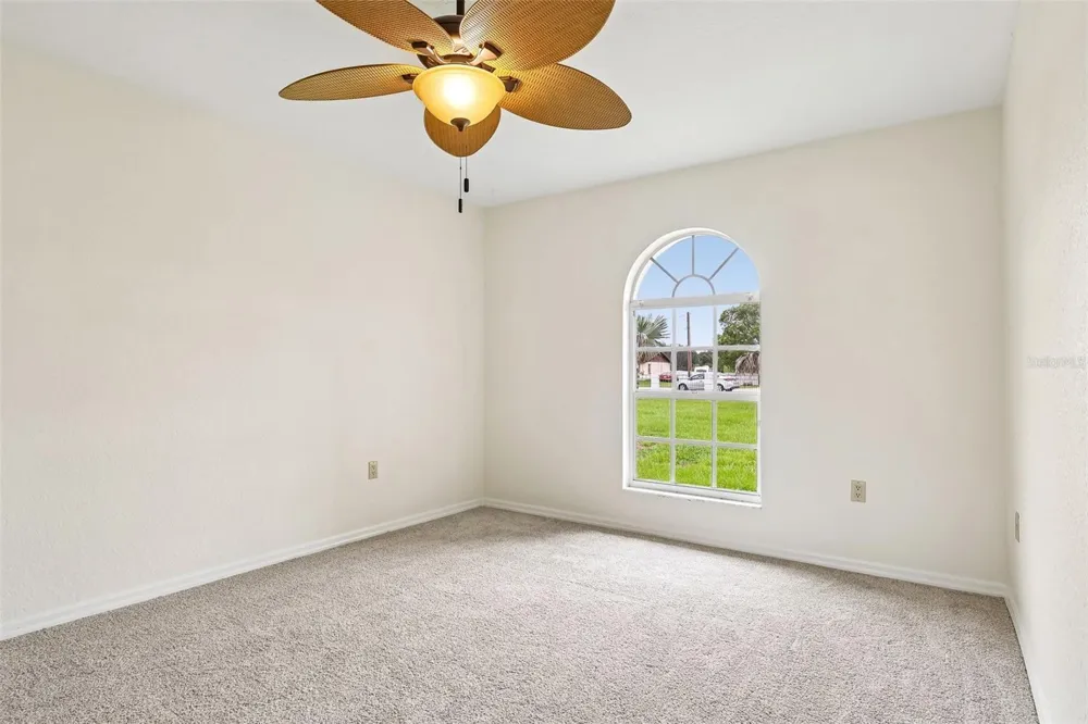 7026 PINEHAVEN DRIVE Lakeland, FL 33810