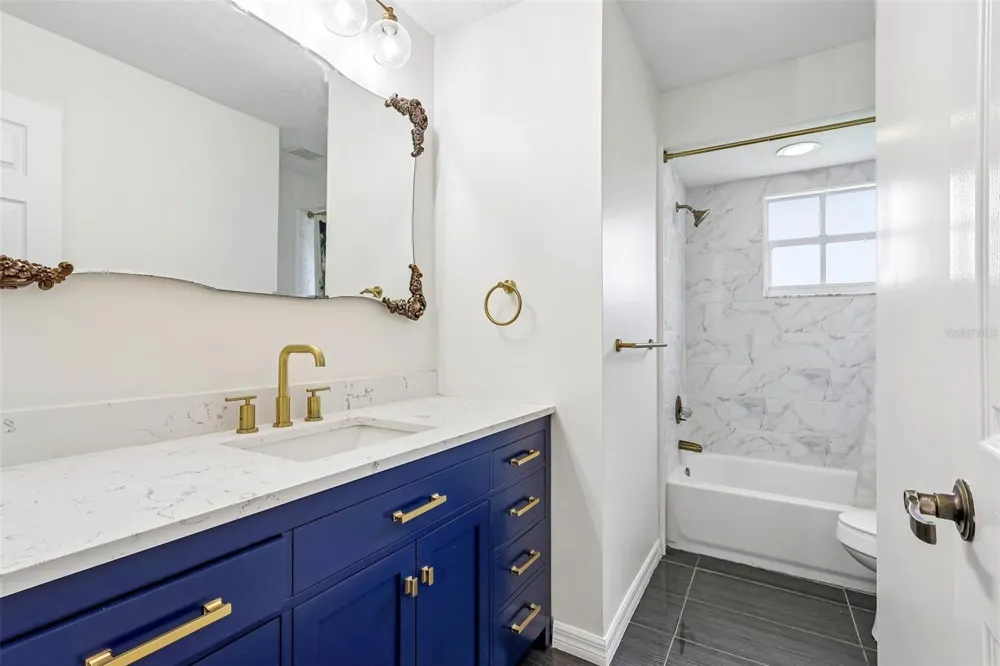 7026 PINEHAVEN DRIVE Lakeland, FL 33810