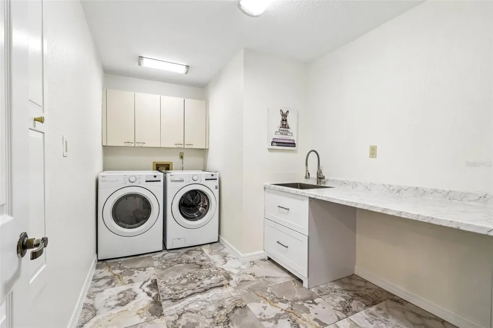 7026 PINEHAVEN DRIVE Lakeland, FL 33810