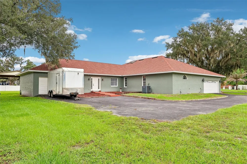 7026 PINEHAVEN DRIVE Lakeland, FL 33810