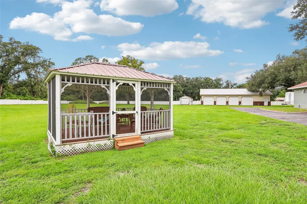 7026 PINEHAVEN DRIVE Lakeland, FL 33810