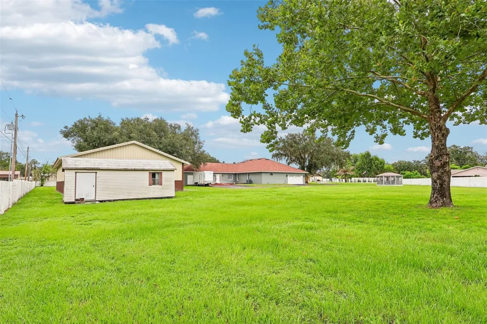7026 PINEHAVEN DRIVE Lakeland, FL 33810