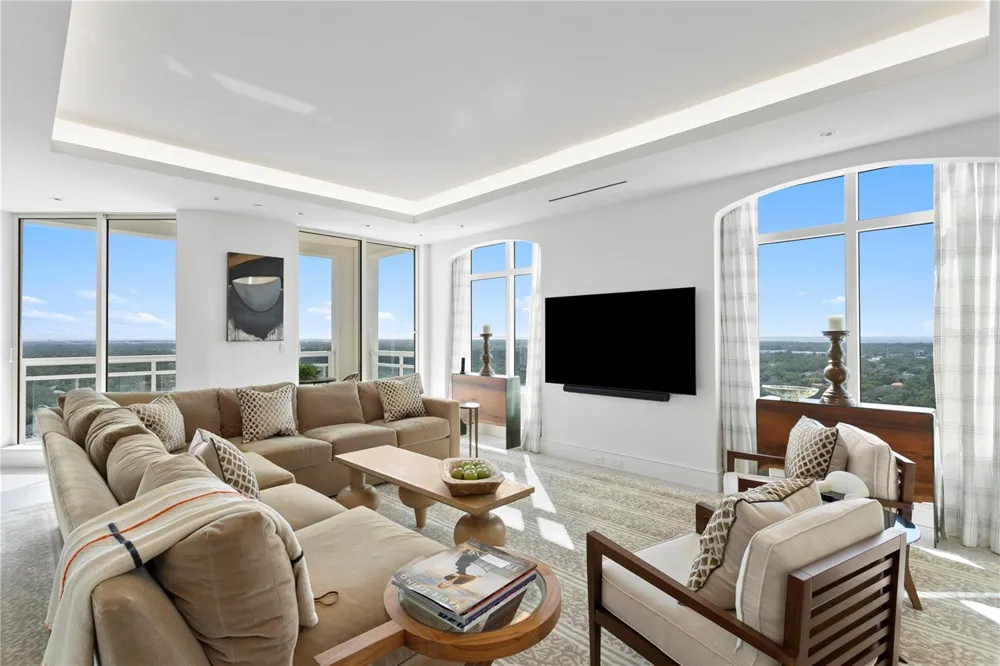 4201 BAYSHORE BOULEVARD #2101 Tampa, FL 33611