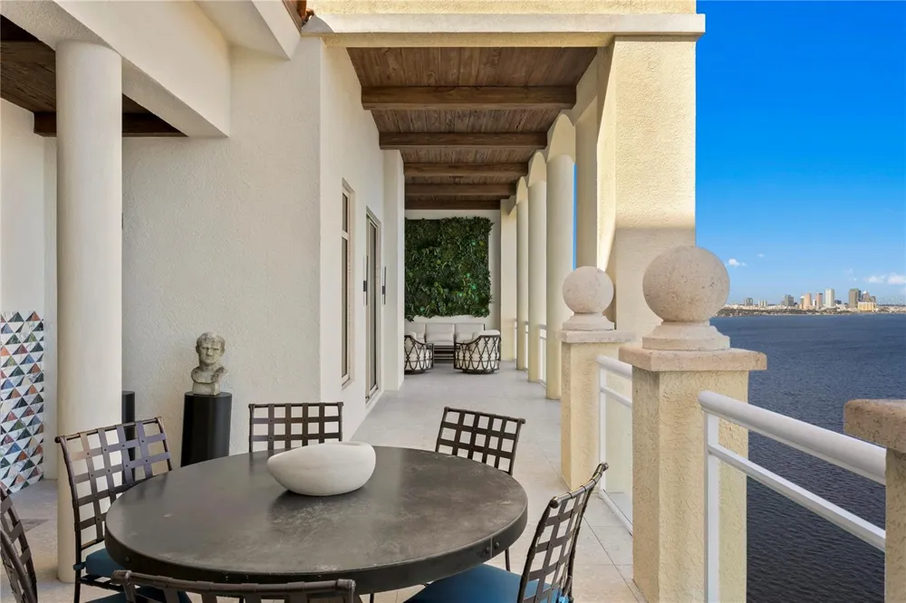 4201 BAYSHORE BOULEVARD #2101 Tampa, FL 33611