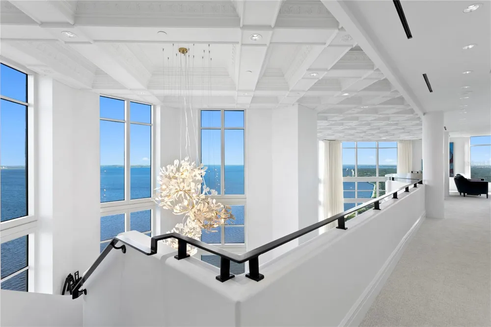 4201 BAYSHORE BOULEVARD #2101 Tampa, FL 33611