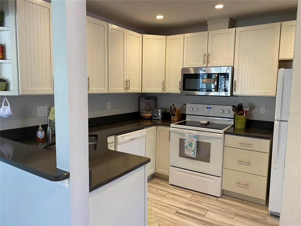 5769 AVISTA DRIVE #5769 Sarasota, FL 34243