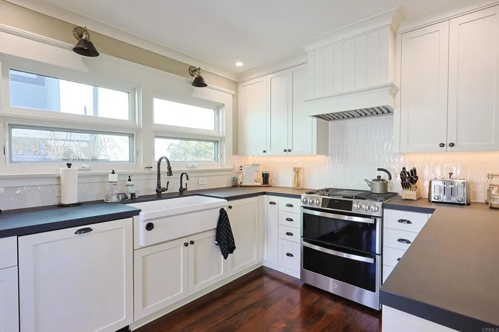 576 E Coronado, CA 92118