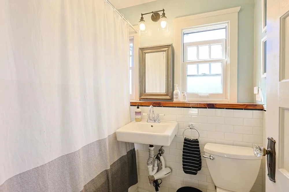 576 E Coronado, CA 92118