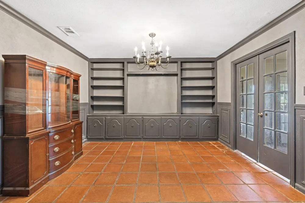 608 E Barton Street Calvert, TX 77837