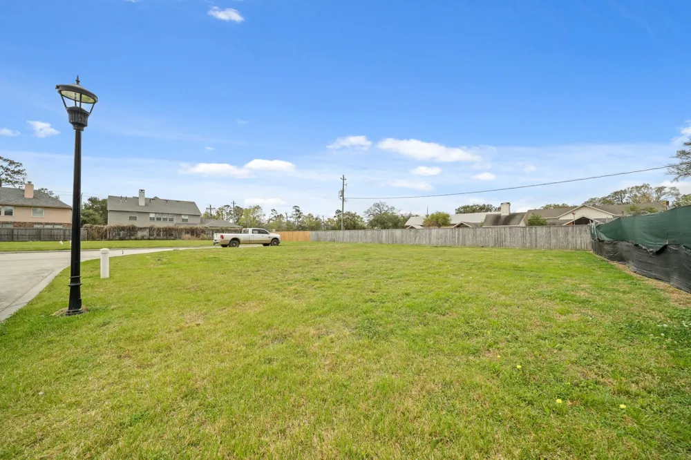 7903 S Villa Circle Hilshire Village, TX 77055