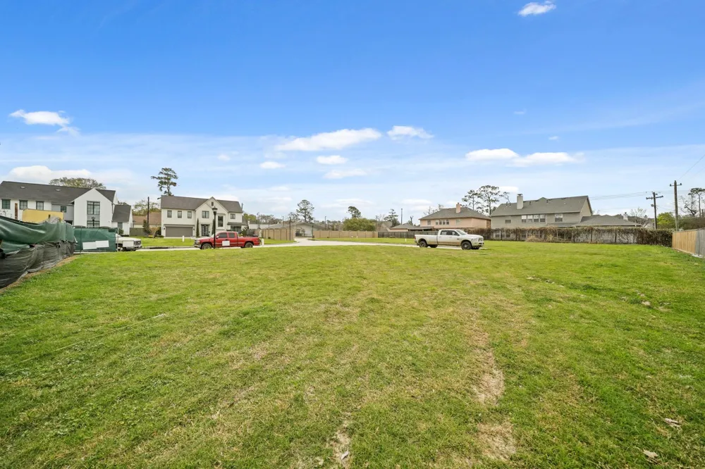 7903 S Villa Circle Hilshire Village, TX 77055