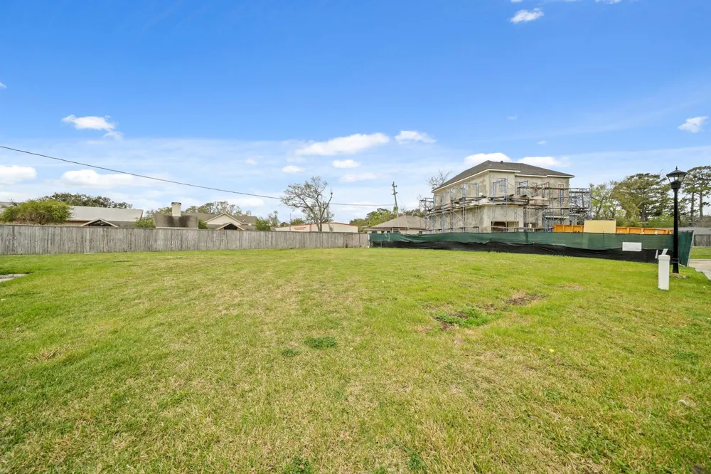 7903 S Villa Circle Hilshire Village, TX 77055