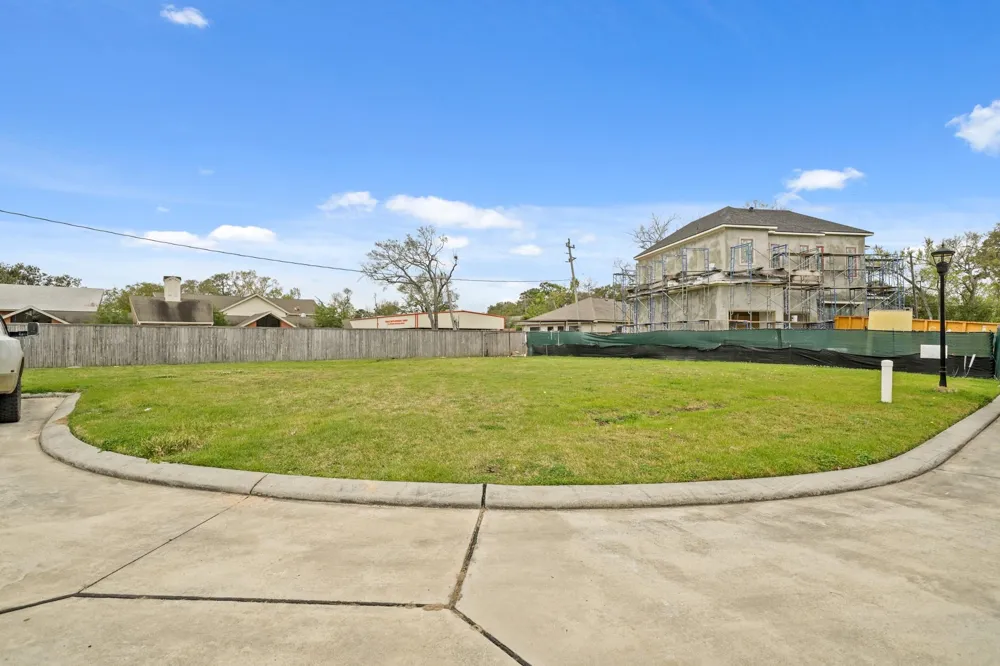 7903 S Villa Circle Hilshire Village, TX 77055