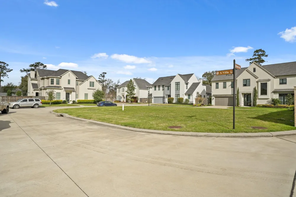 7903 S Villa Circle Hilshire Village, TX 77055