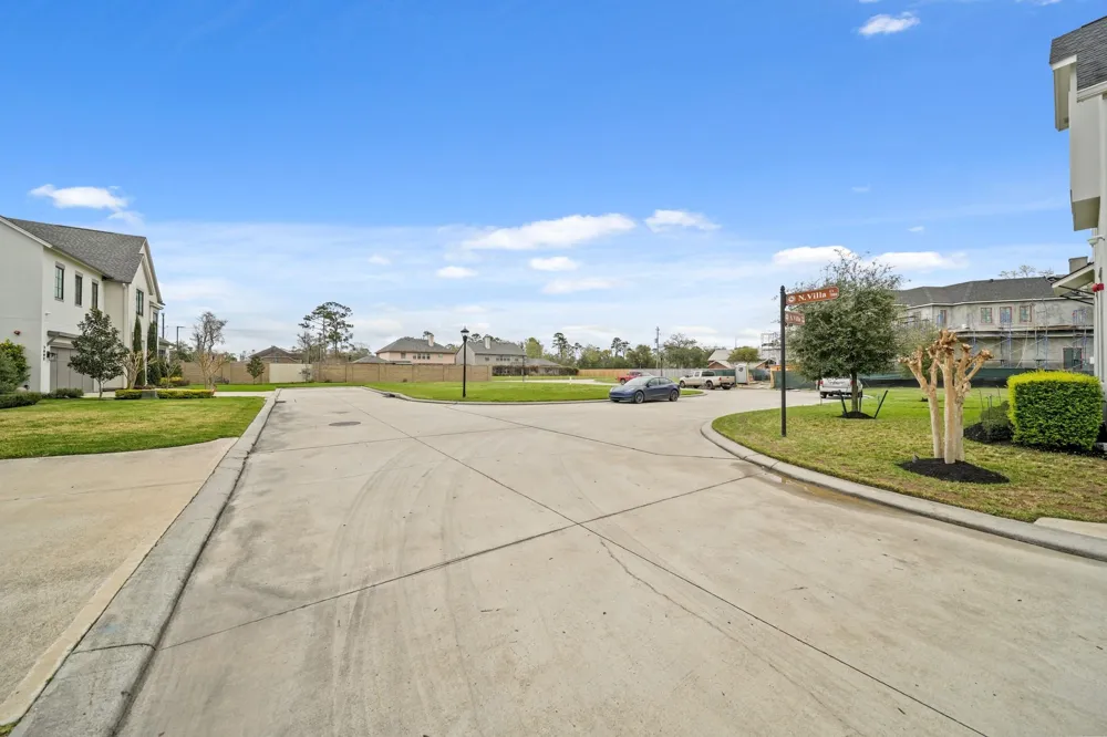 7903 S Villa Circle Hilshire Village, TX 77055