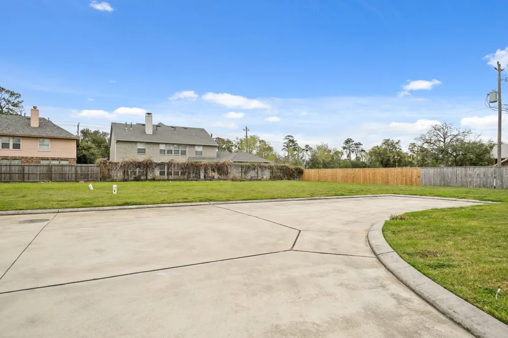 7903 S Villa Circle Hilshire Village, TX 77055