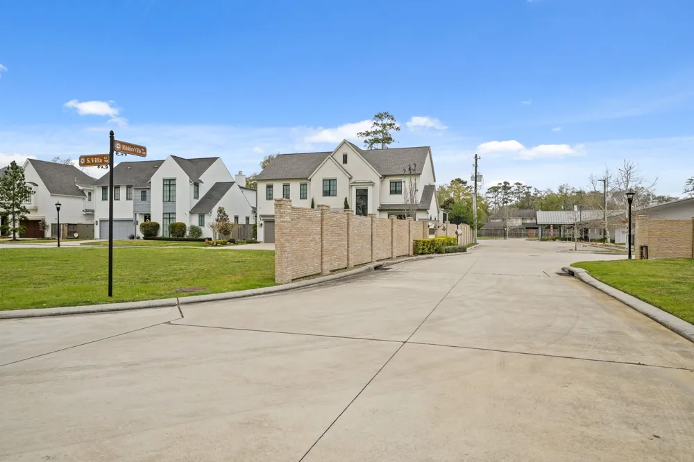 7903 S Villa Circle Hilshire Village, TX 77055