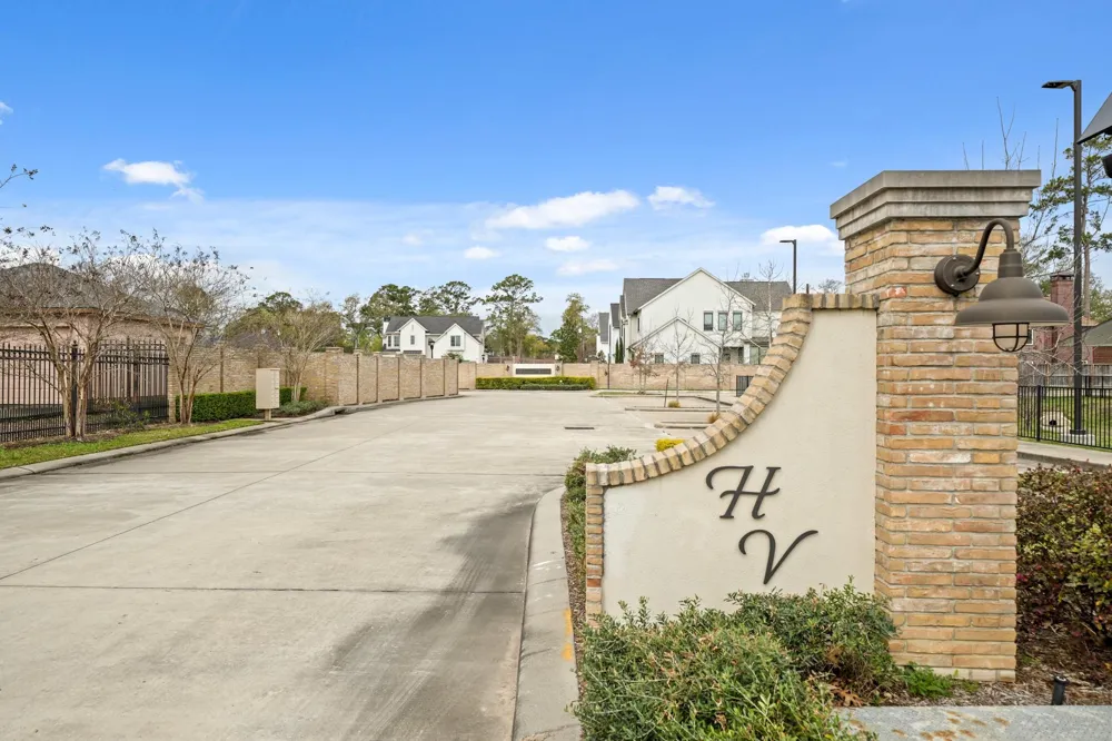 7903 S Villa Circle Hilshire Village, TX 77055