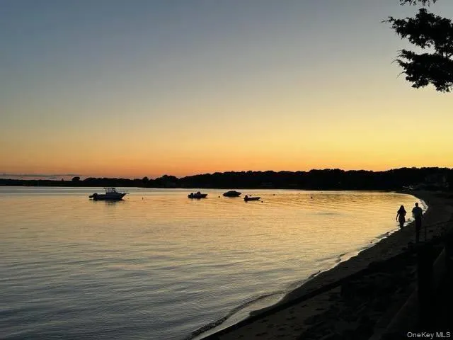 599 Peconic Bay Boulevard Jamesport, NY 11947