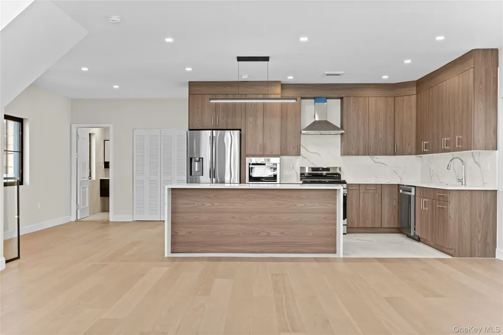 75-31 175th Street Fresh Meadows, NY 11366