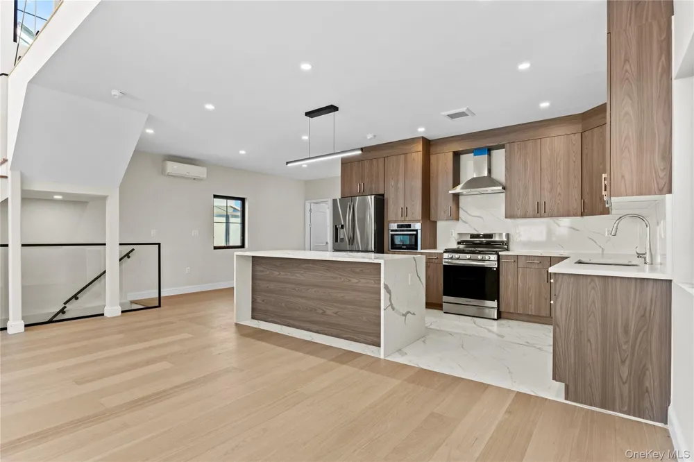 75-31 175th Street Fresh Meadows, NY 11366
