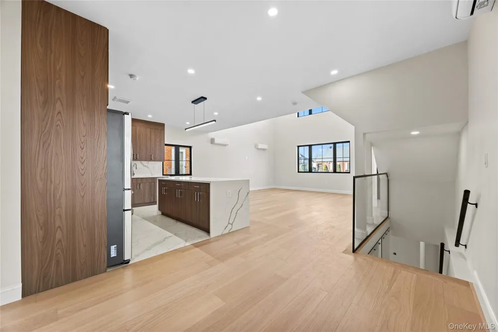 75-31 175th Street Fresh Meadows, NY 11366