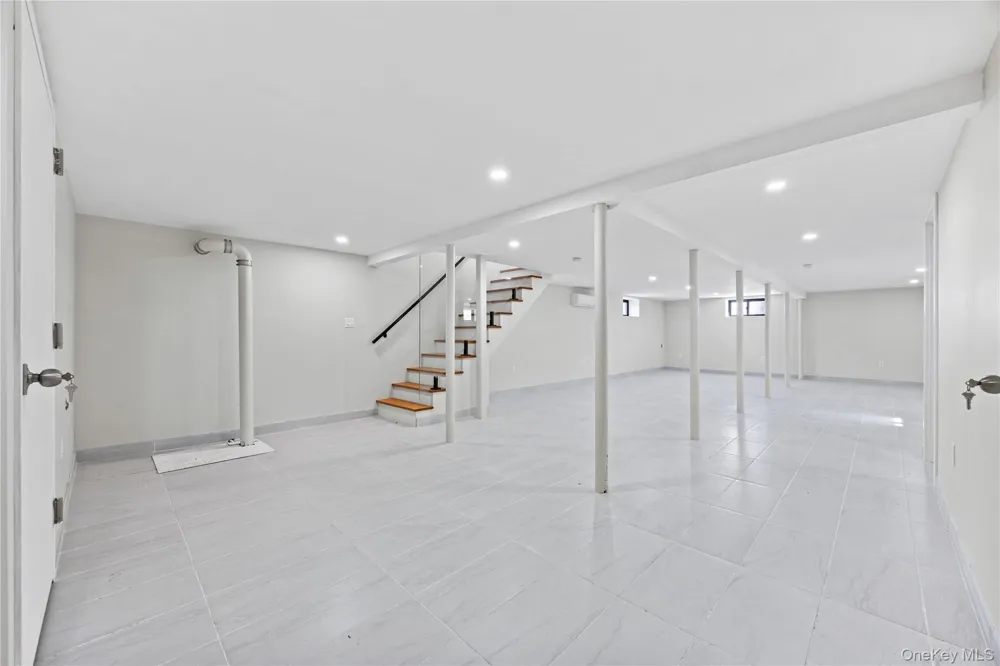75-31 175th Street Fresh Meadows, NY 11366