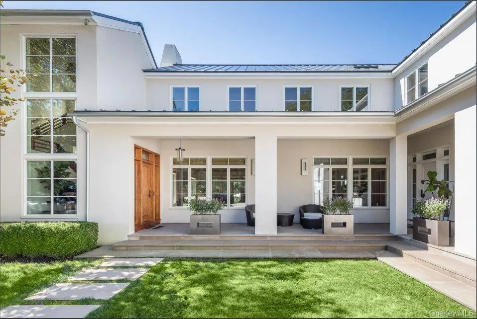 27 Ezekills Hollow Sag Harbor, NY 11963