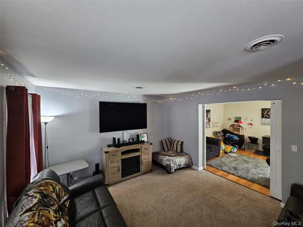 65 W Peenpack Trail Sparrowbush, NY 12780