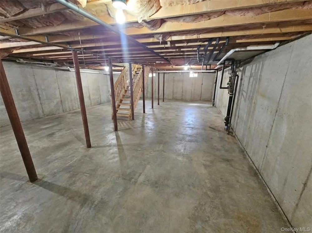 65 W Peenpack Trail Sparrowbush, NY 12780