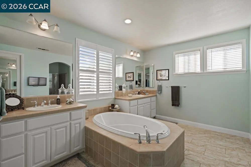 5627 Arcadia Cir Discovery Bay, CA 94505