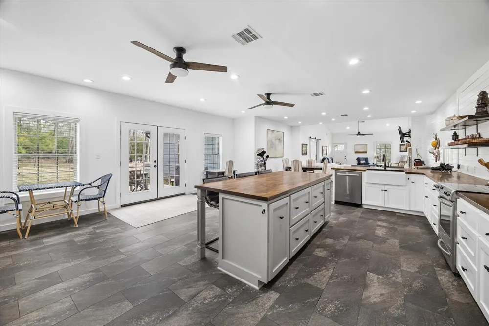 90 Twinstone Circle Coldspring, TX 77331