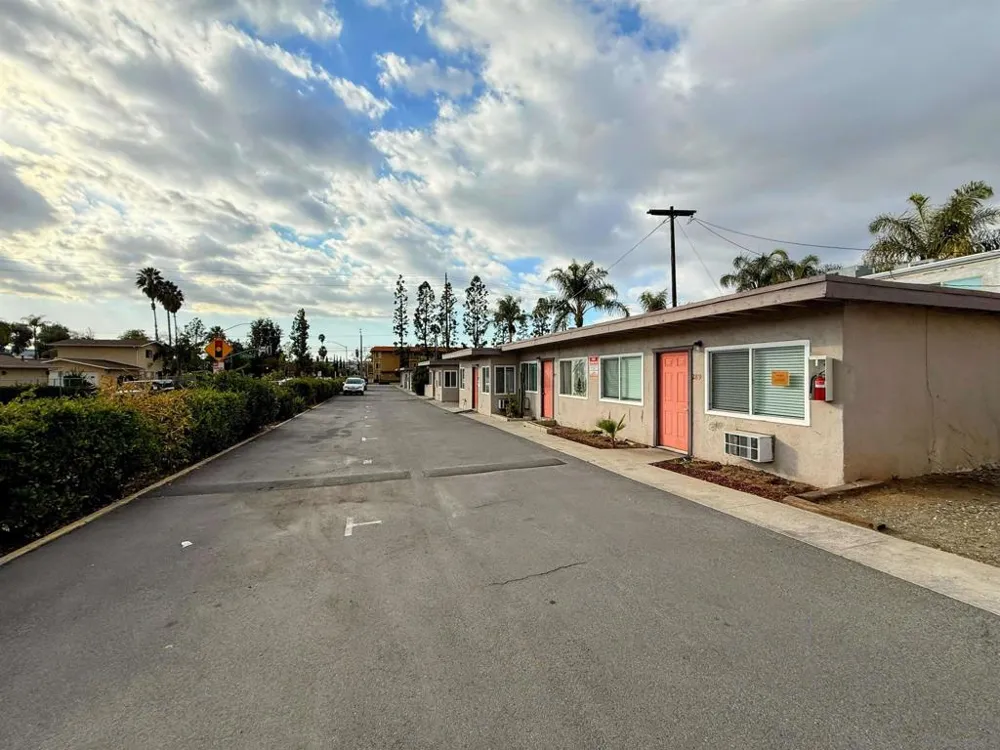279 S Mollison Ave El Cajon, CA 92020