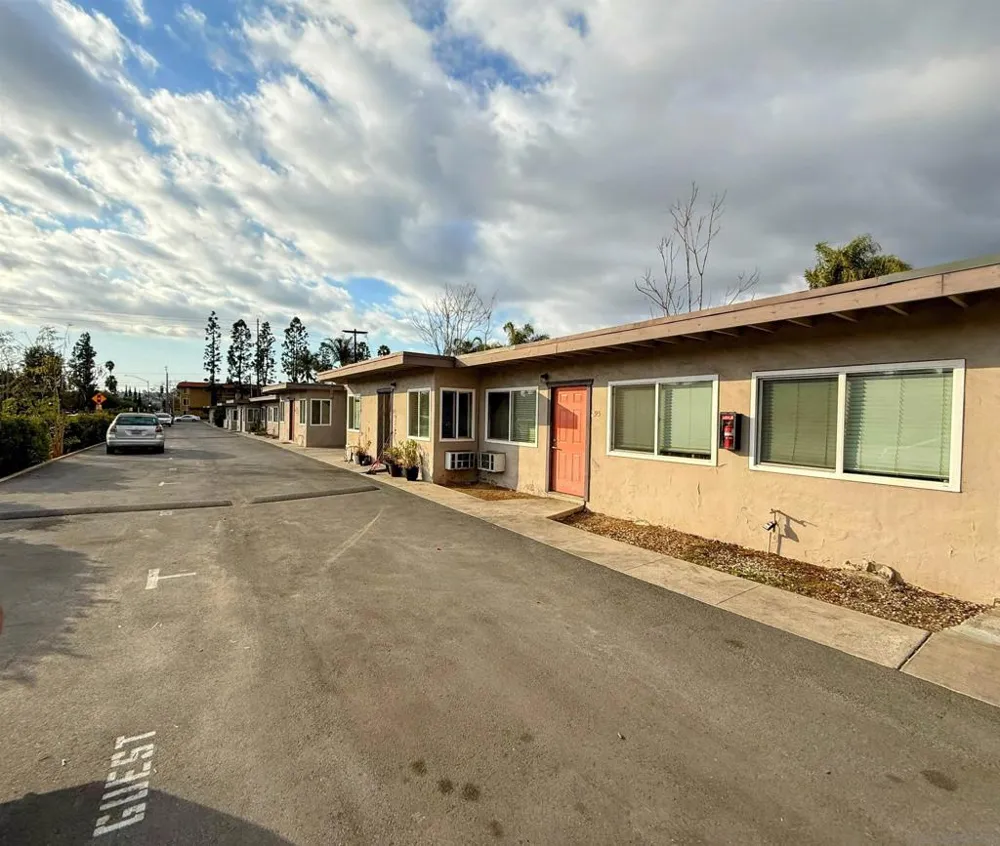 279 S Mollison Ave El Cajon, CA 92020