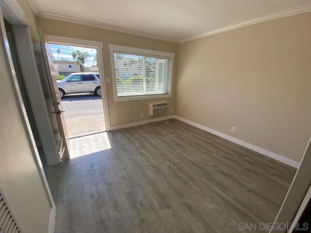 279 S Mollison Ave El Cajon, CA 92020