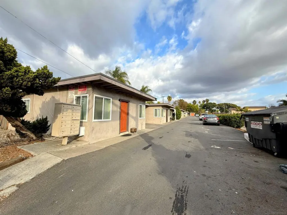 279 S Mollison Ave El Cajon, CA 92020