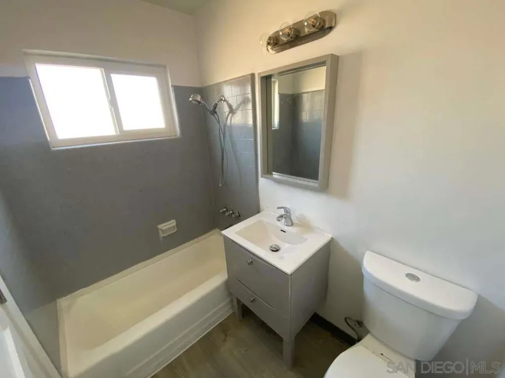 279 S Mollison Ave El Cajon, CA 92020